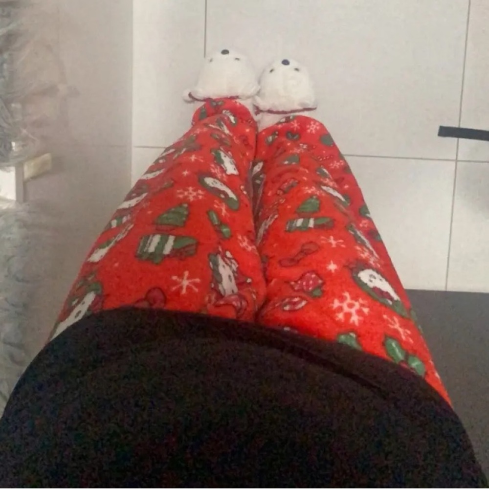 CHRISTMAS PJS😍😍😍 hello kitty💗🖤